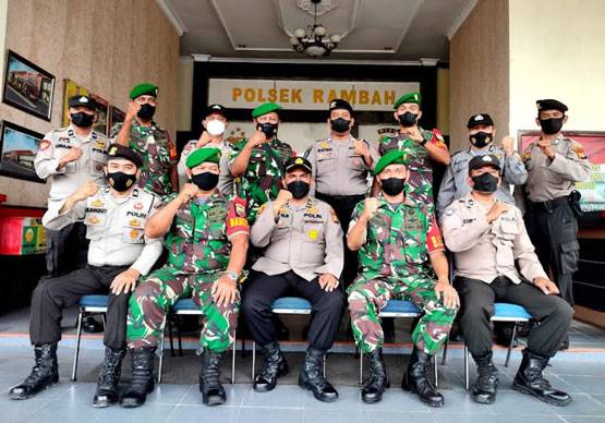 Personil Koramil 02 Rambah Laksanakan Komsos, Kapolsek Rambah: Ini Bentuk Sinergitas TNI Polri